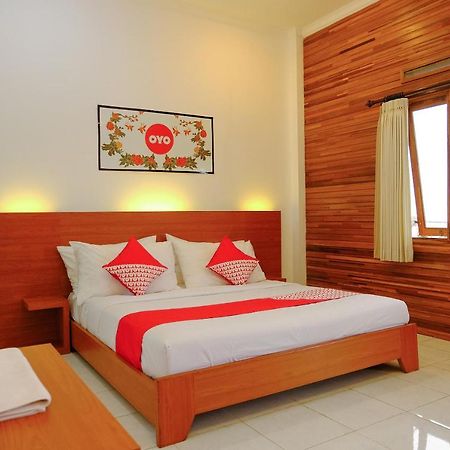 Oyo 446 Hotel Kawi Surapatha Malang Bagian luar foto