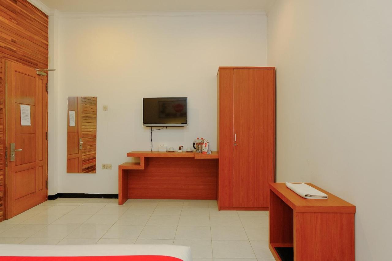 Oyo 446 Hotel Kawi Surapatha Malang Bagian luar foto