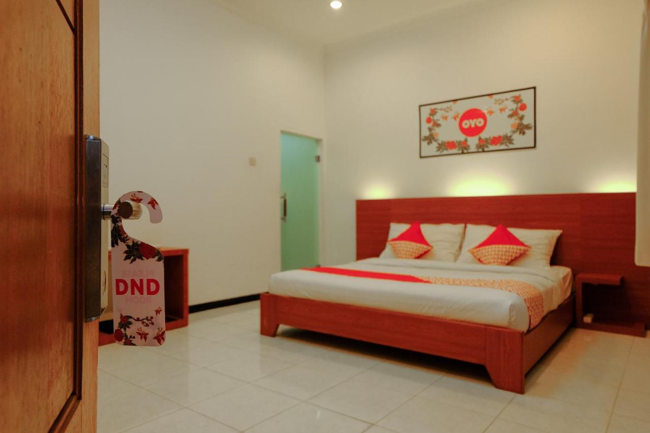 Oyo 446 Hotel Kawi Surapatha Malang Bagian luar foto