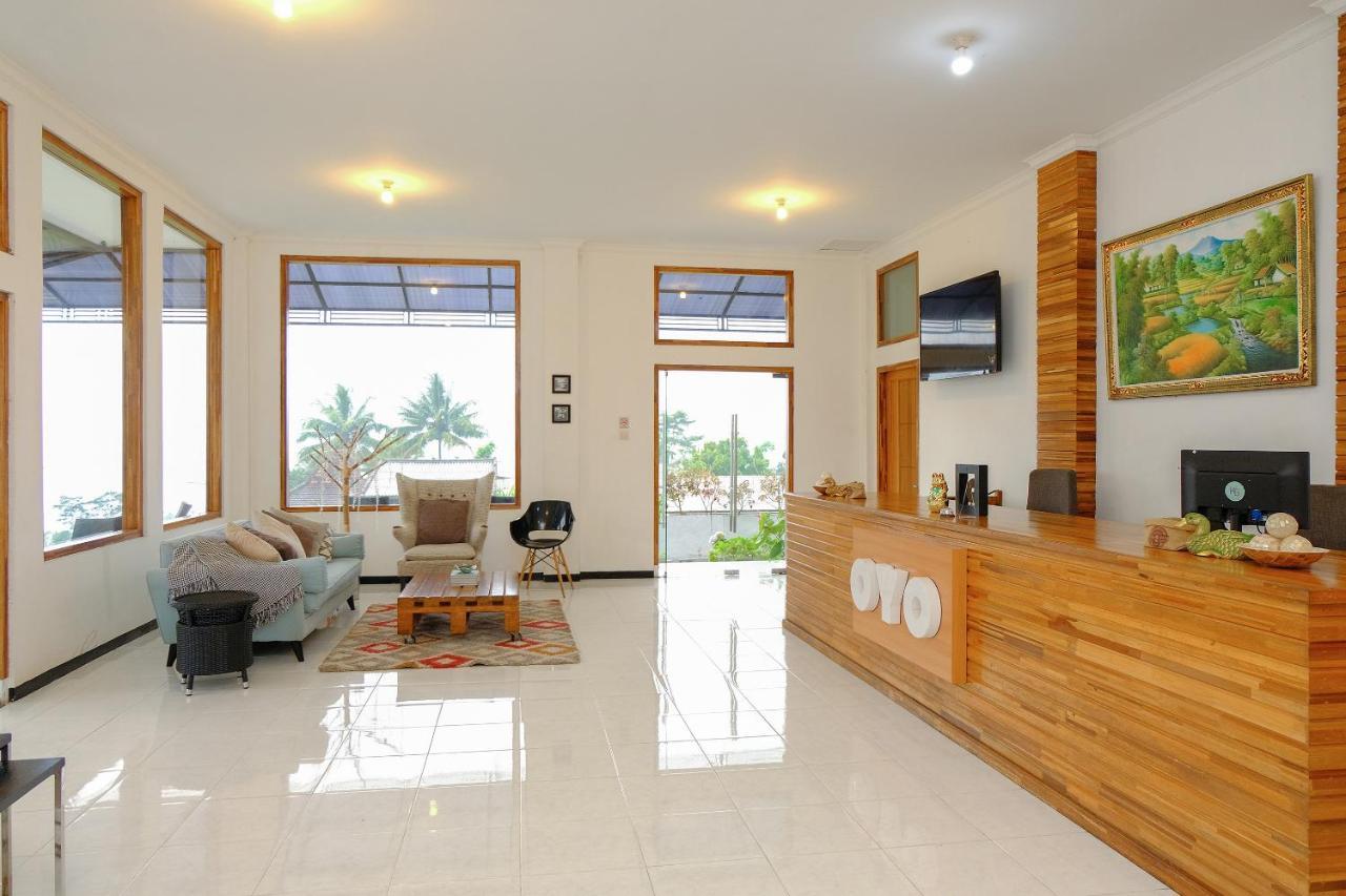 Oyo 446 Hotel Kawi Surapatha Malang Bagian luar foto