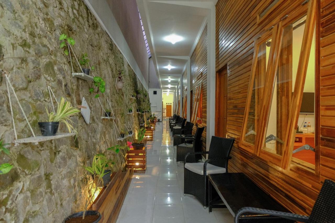 Oyo 446 Hotel Kawi Surapatha Malang Bagian luar foto