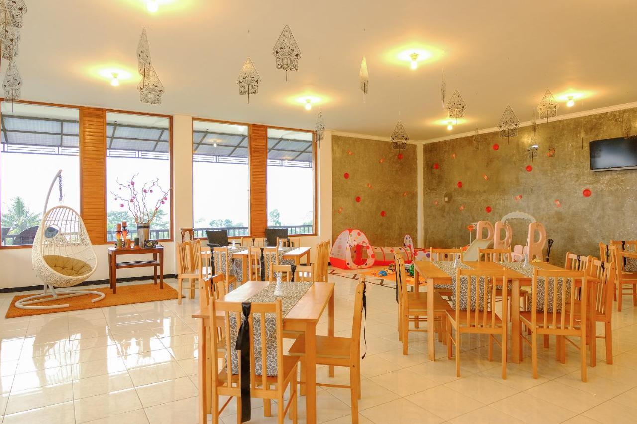 Oyo 446 Hotel Kawi Surapatha Malang Bagian luar foto