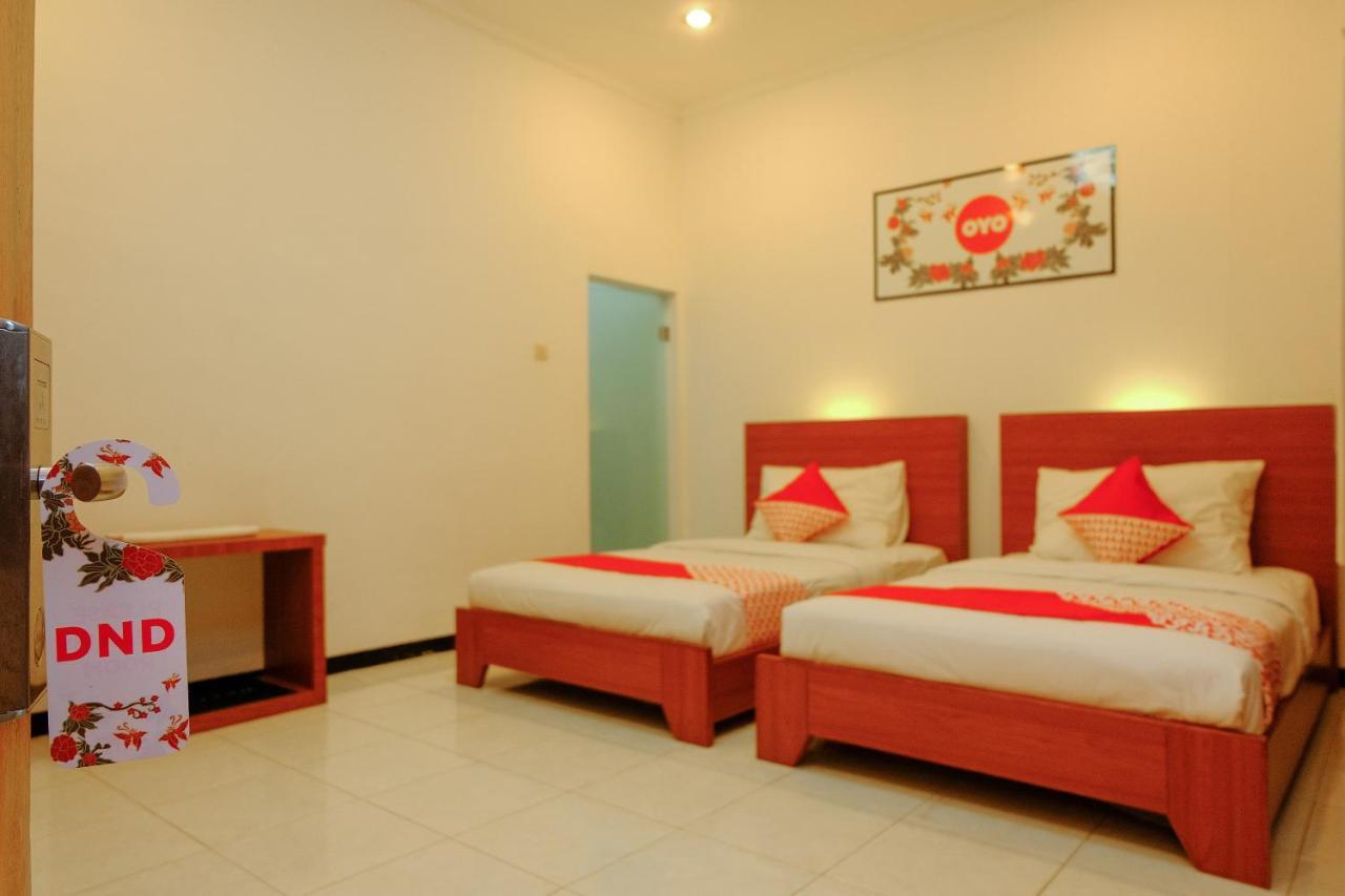 Oyo 446 Hotel Kawi Surapatha Malang Bagian luar foto