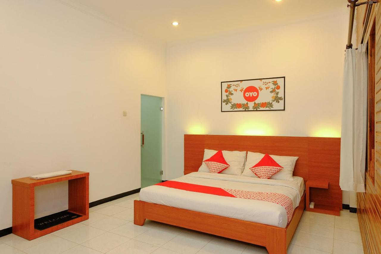 Oyo 446 Hotel Kawi Surapatha Malang Bagian luar foto
