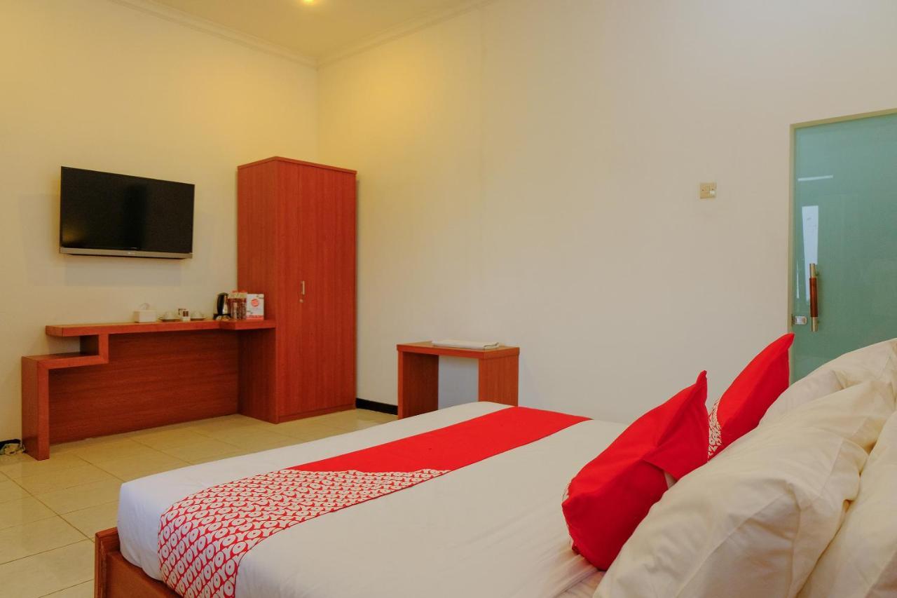 Oyo 446 Hotel Kawi Surapatha Malang Bagian luar foto
