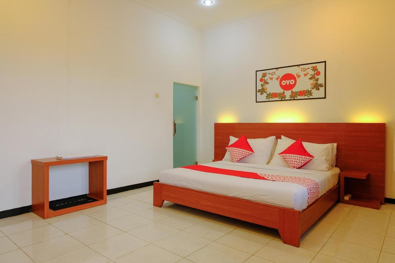Oyo 446 Hotel Kawi Surapatha Malang Bagian luar foto